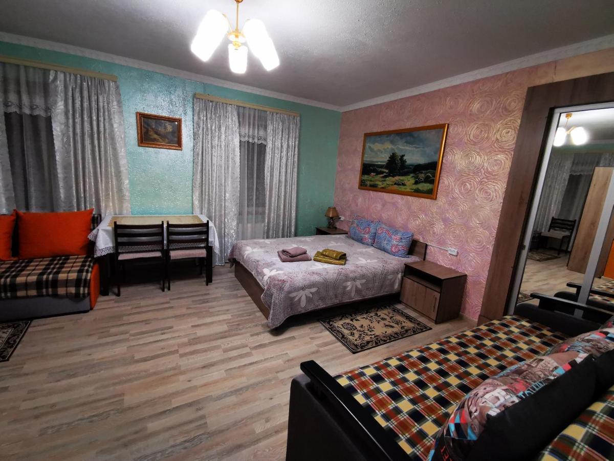 Міні Квартал Hotel Jahotin Kültér fotó