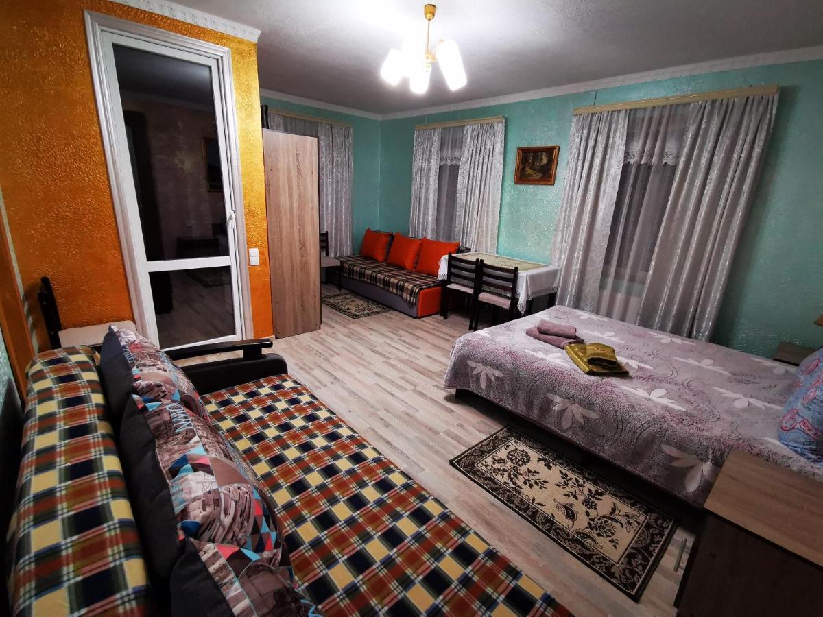 Міні Квартал Hotel Jahotin Kültér fotó
